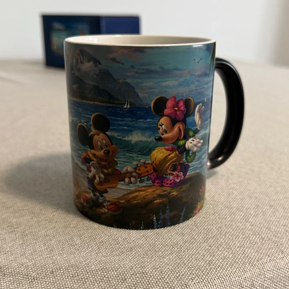 Morphing Mugs Disney Heat Sensitive Mug with Mickey and Minnie In Hawaii. - Picture 9 of 15